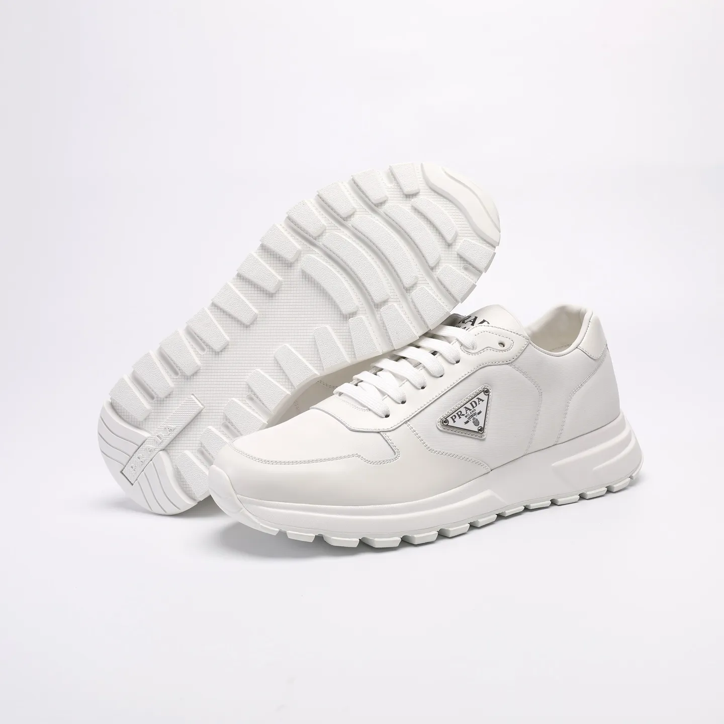 Batch 580 [PRADA] Men's shoes are popular in the counter, official website synchronization, high-quality shipments. Fabric: original cowhide with snakeskin. Lining: cowhide feet + cowhide lining. Outsole: original TPU + foam. Size: 38-46